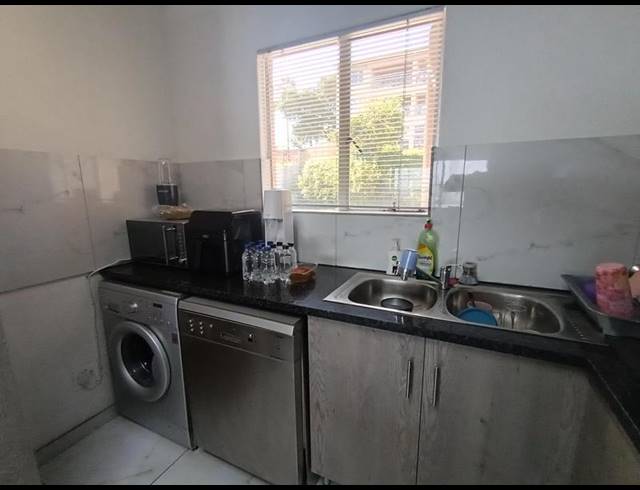 2 BEDROOM TOWNHOUSE FOR SALE IN PRIMROSE HILL